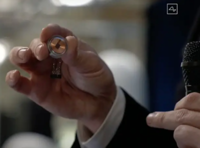 马斯克宣布脑机接口革命 半年内开启人体实验，无线电与外部设备是关键